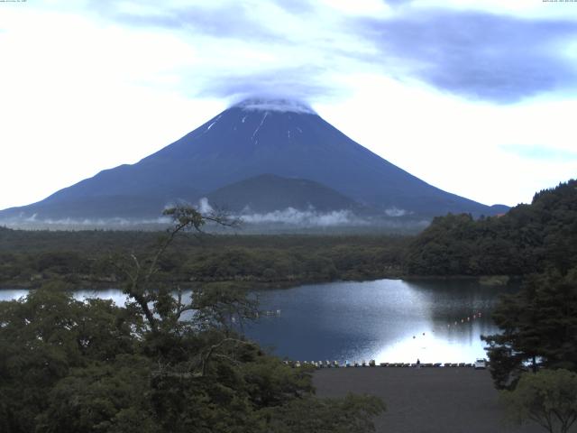 精進湖からの富士山