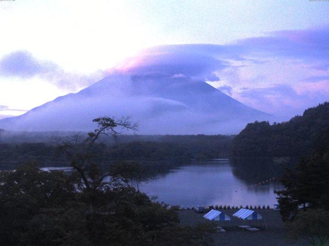 精進湖からの富士山