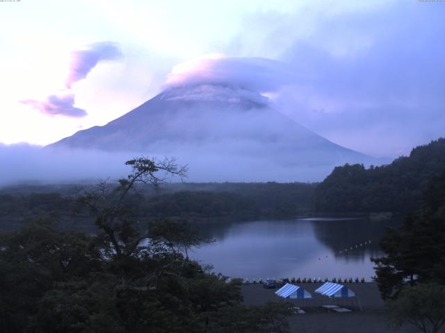 精進湖からの富士山