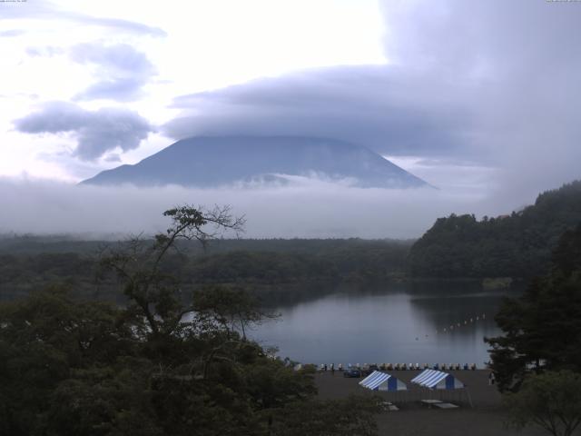 精進湖からの富士山