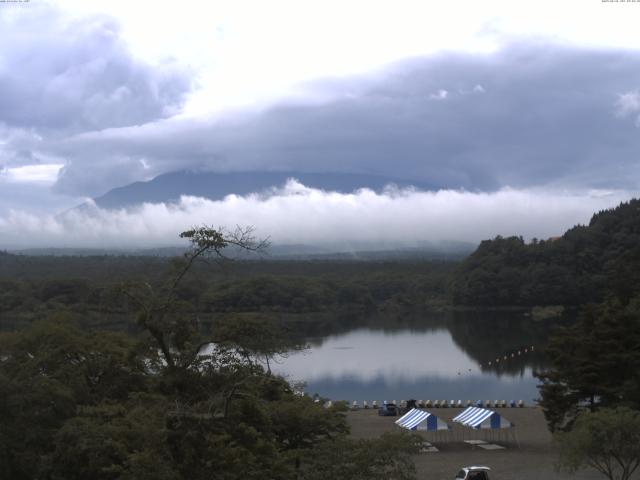 精進湖からの富士山