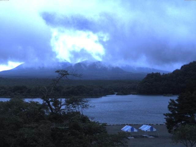 精進湖からの富士山