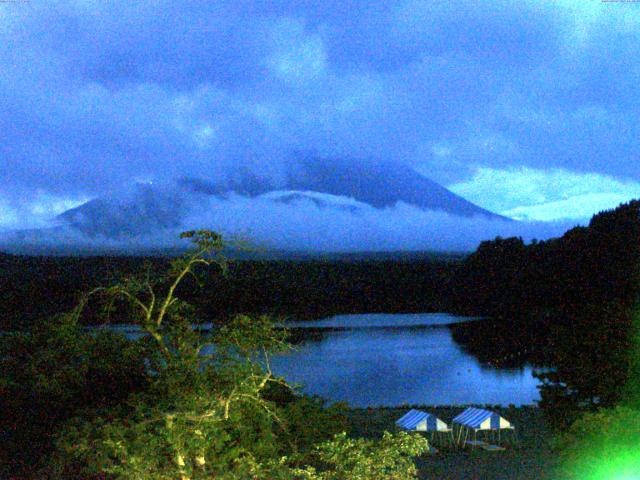 精進湖からの富士山