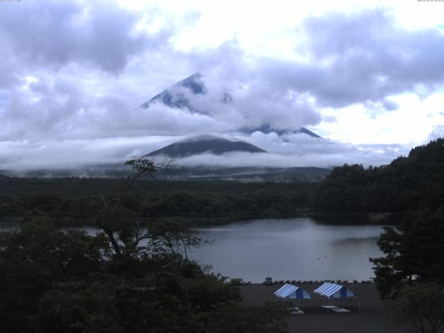 精進湖からの富士山