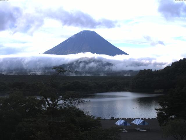 精進湖からの富士山