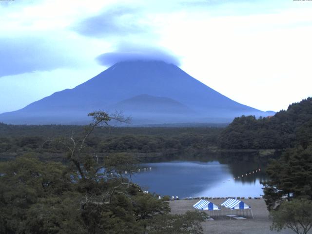 精進湖からの富士山