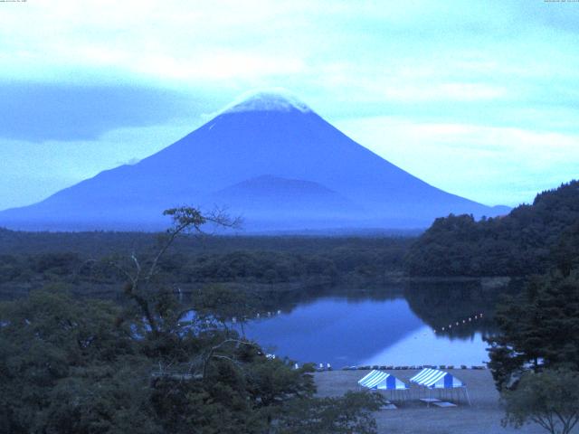 精進湖からの富士山