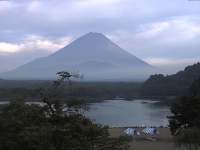 精進湖からの富士山