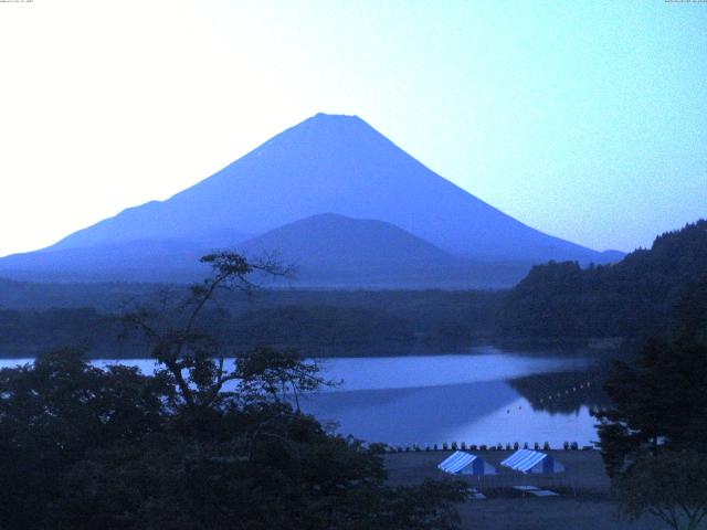 精進湖からの富士山