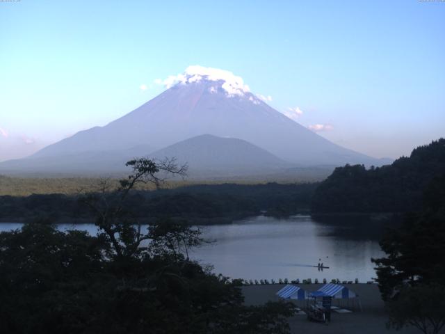 精進湖からの富士山