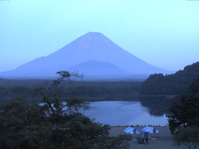 精進湖からの富士山