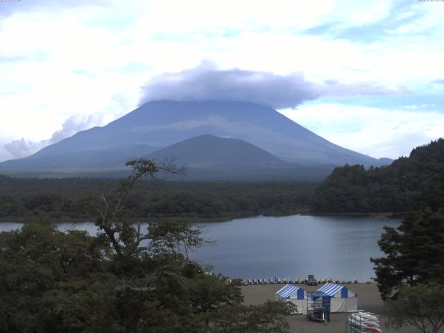 精進湖からの富士山