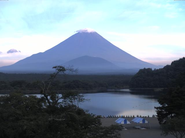 精進湖からの富士山