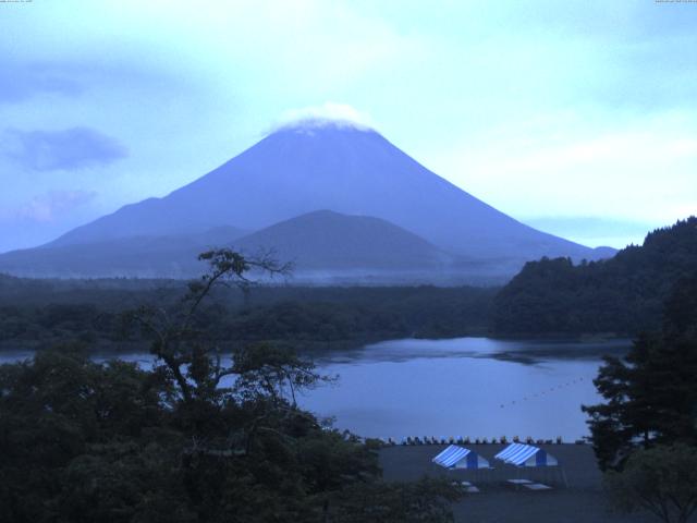 精進湖からの富士山