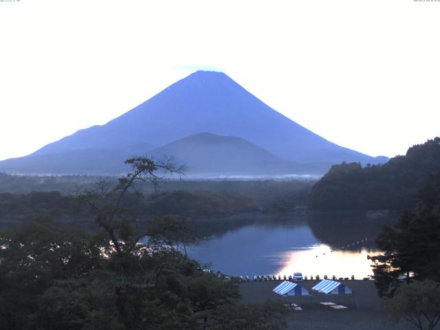 精進湖からの富士山