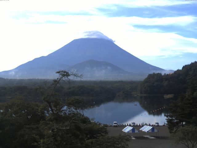 精進湖からの富士山