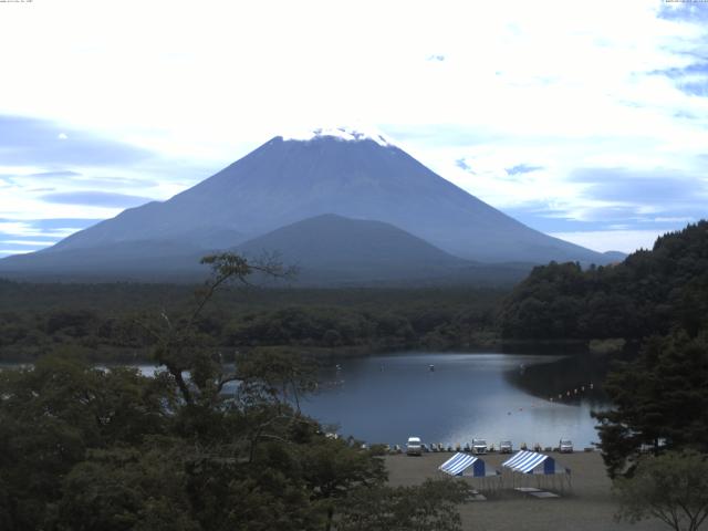 精進湖からの富士山