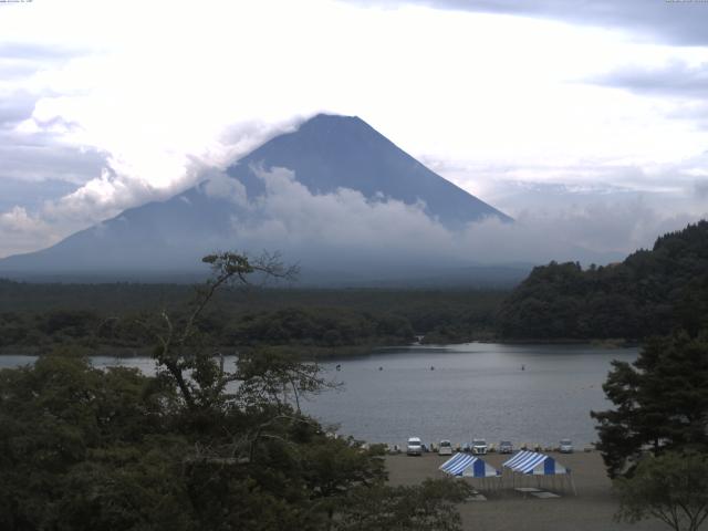 精進湖からの富士山