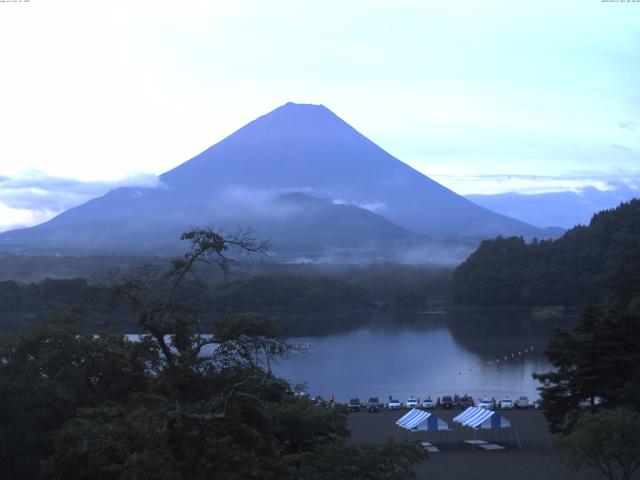 精進湖からの富士山