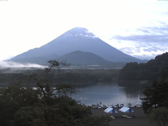 精進湖からの富士山