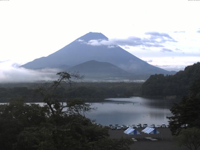 精進湖からの富士山