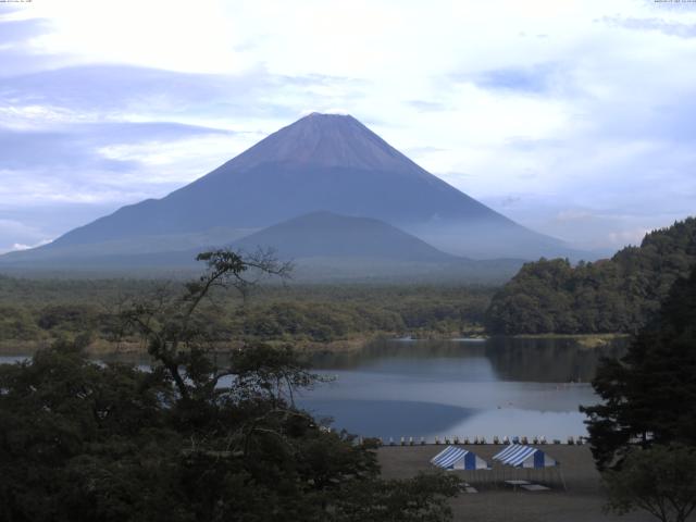 精進湖からの富士山