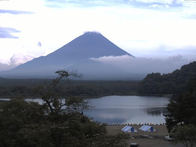 精進湖からの富士山