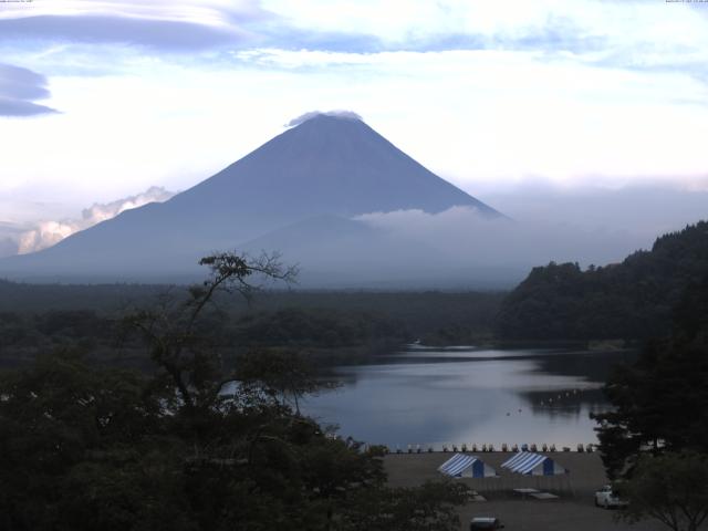 精進湖からの富士山