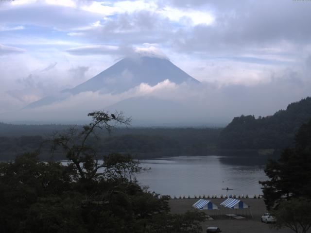 精進湖からの富士山