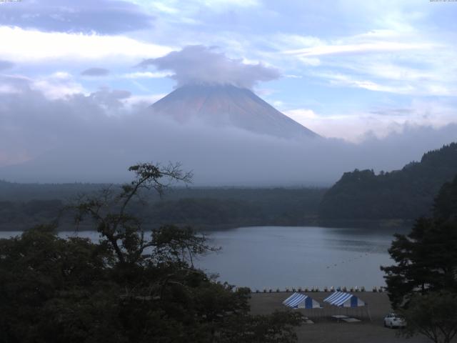 精進湖からの富士山