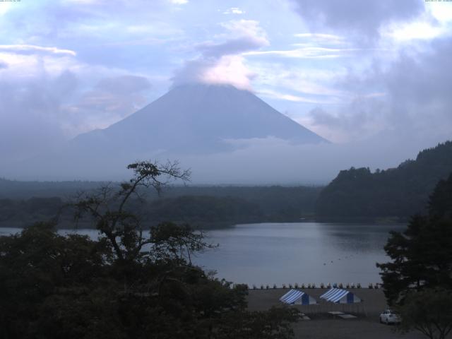 精進湖からの富士山