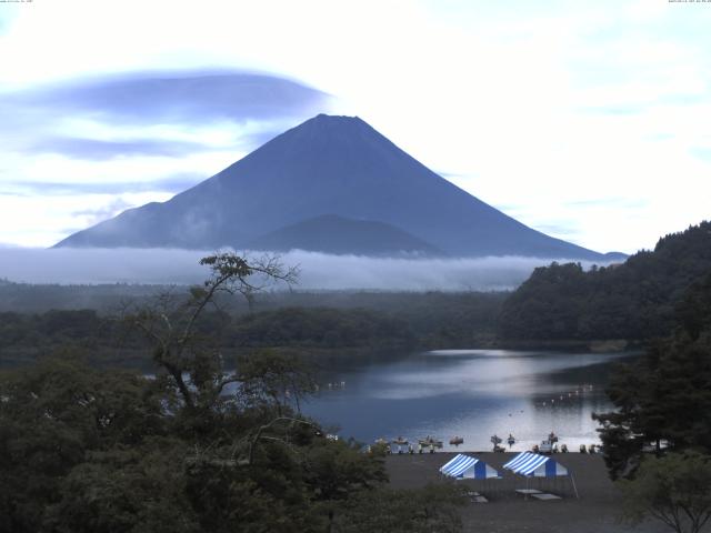 精進湖からの富士山