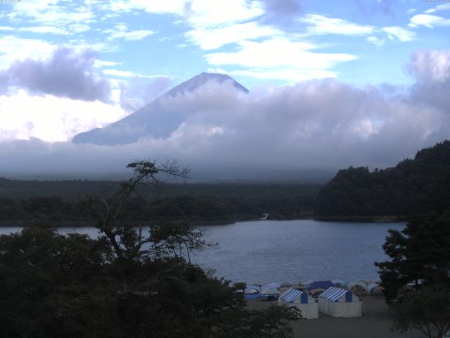 精進湖からの富士山