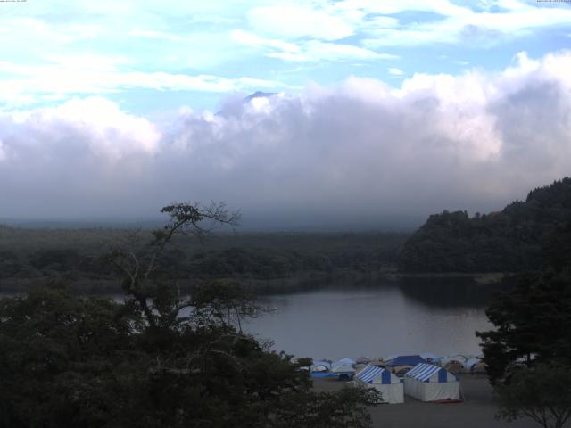 精進湖からの富士山