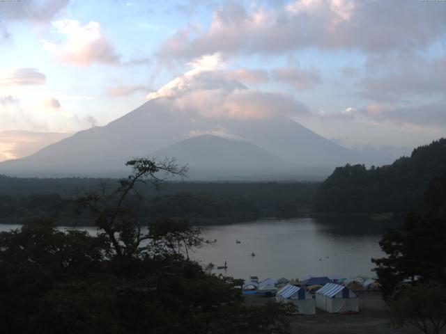 精進湖からの富士山