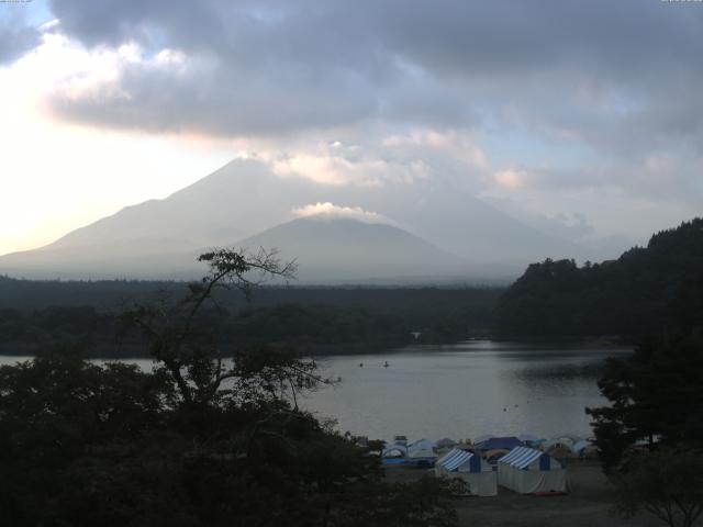 精進湖からの富士山