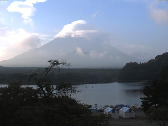 精進湖からの富士山