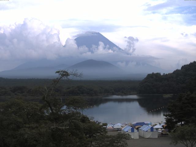 精進湖からの富士山