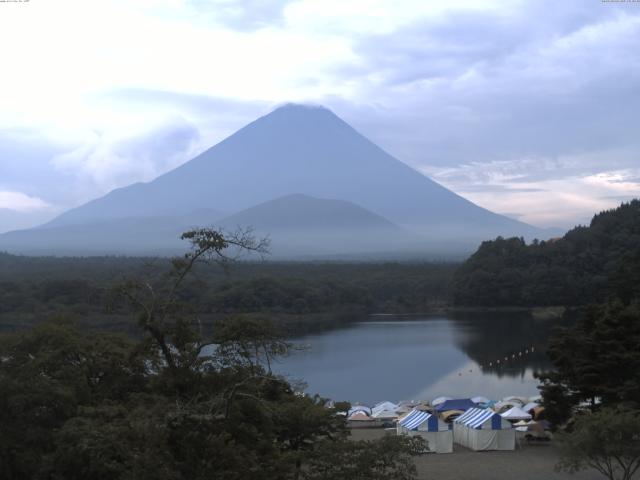 精進湖からの富士山