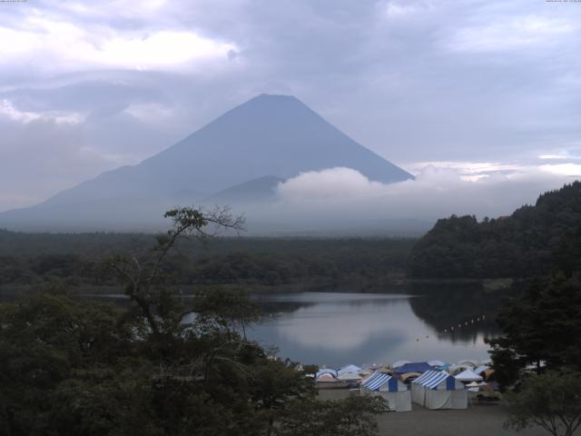 精進湖からの富士山