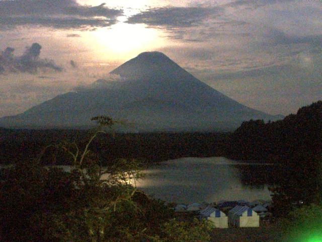 精進湖からの富士山