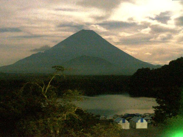 精進湖からの富士山