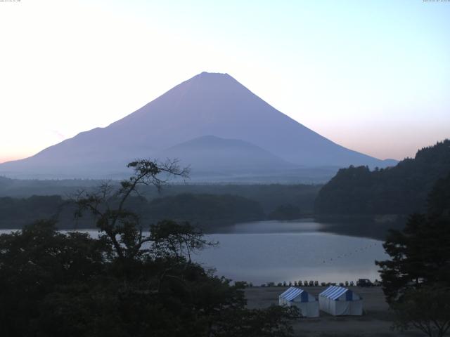 精進湖からの富士山