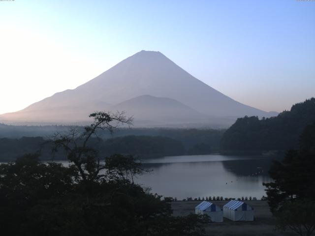 精進湖からの富士山