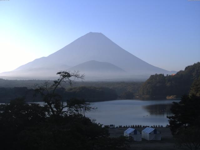 精進湖からの富士山