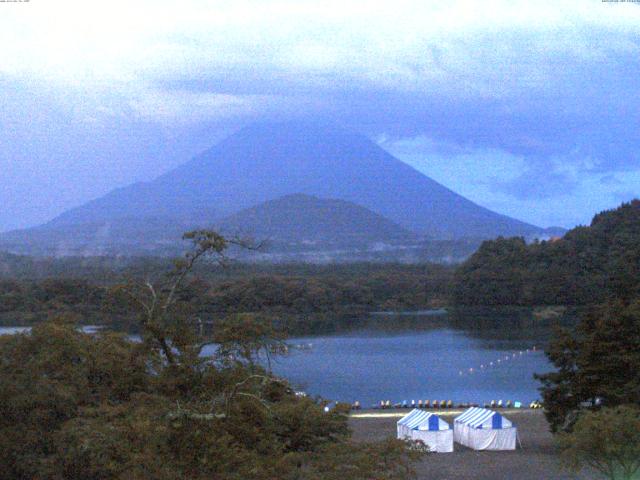 精進湖からの富士山