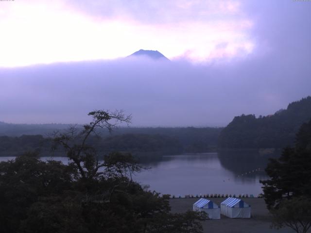 精進湖からの富士山