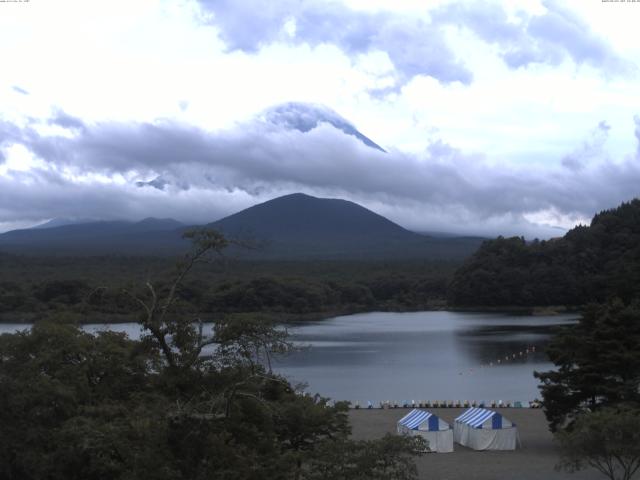 精進湖からの富士山