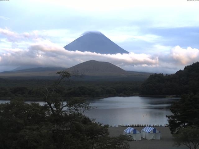 精進湖からの富士山