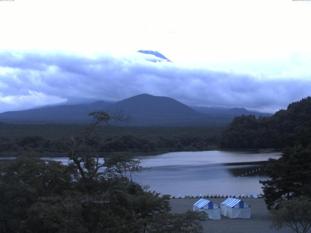 精進湖からの富士山